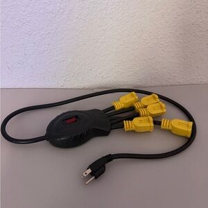 STANLEY 31500 Powersquid 5-Outlet Cord Multiplier Indoor Black Power Strip